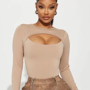 NWT Cut Out Ribbed Knit Crop Top. Taupe. Small